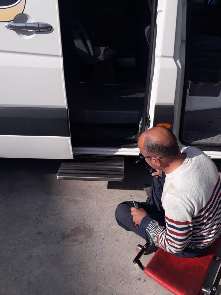 MİNİBÜS MİDİBÜS Otomatik kayar kapı moturu kayar basamak motoru sistemi montajı tadilatı tamiratı Ankara, ali acar usta 05389606235